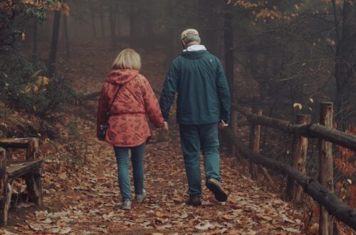 May December Romance Explained: Age-Gap Love in Everyday Life