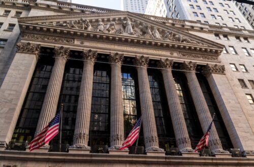 Cómo invertir en la Bolsa de Valores de Nueva York (NYSE) paso a paso